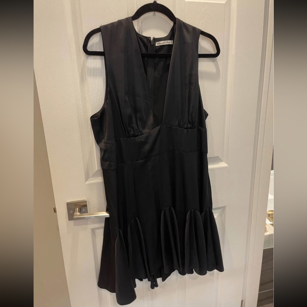 Abercrombie & Fitch Black Asymmetrical Ruffled Mini Dress